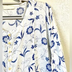 CP Shades Linen Tunic Blue White Floral Long Sleeve Relaxed Fit Medium Lagenlook